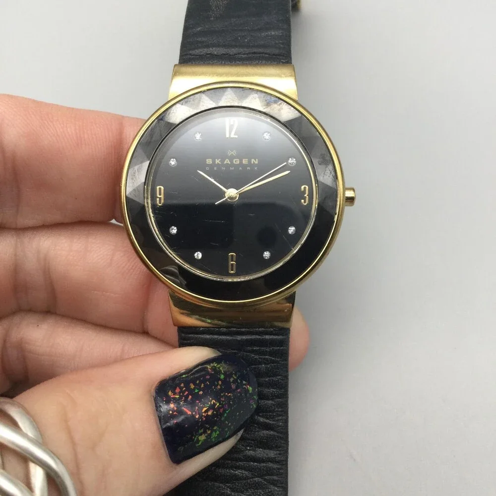 Skagen SKW2222 Womens Watch 34mm Black Dial Gold Tone Leather New Battery